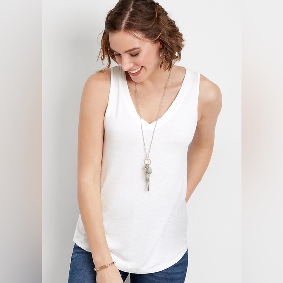 Maurices 24/7 NWT White V-neck Tank Top - Size XS - Picture 1 of 6